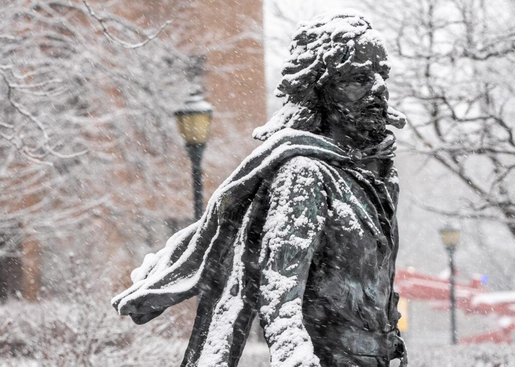 City of Milwaukee declares Snow Emergency; alternate side parking in ...