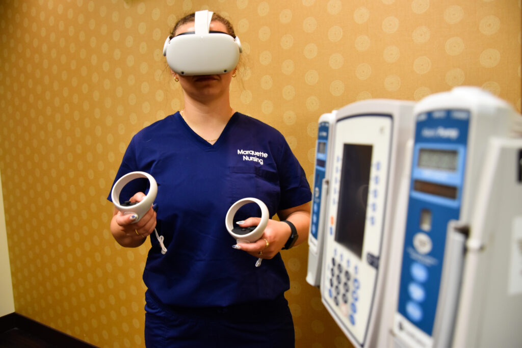 Marquette Nurse using virtual reality