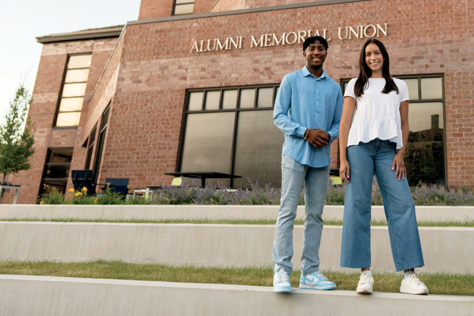Diedrich College of Communication, Johnnie and Alanna, Tour guides