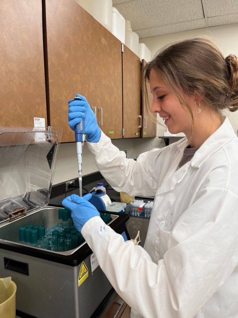 Arthur J. Schmitt Fellow Samantha Juedemann advances leadership and research in sustainable drinking water – Marquette Today