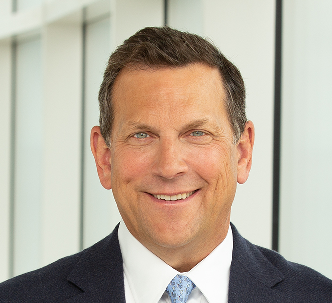 headshot of Executive in Residence John Schlifske
